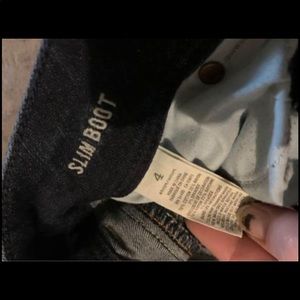 american eagle. size 4. slim boot. dark wash jeans